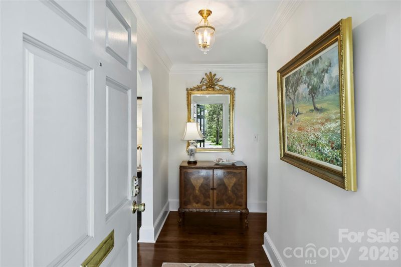 246 S Canterbury Rd, Charlotte, NC 28211