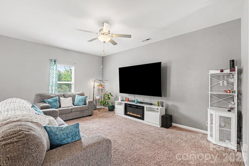 2238 Lanza Dr, Charlotte, NC 28215