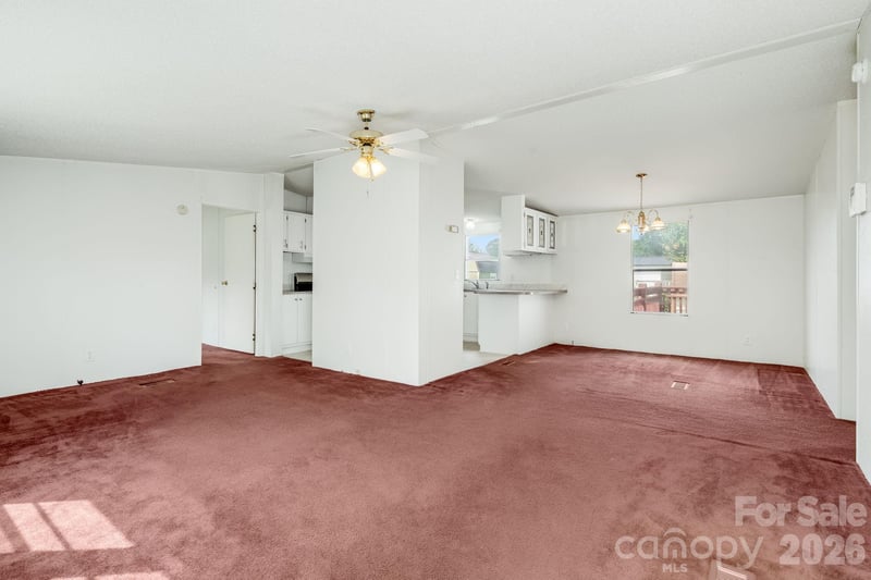 505 Crescent Way, Horse Shoe, NC 28742