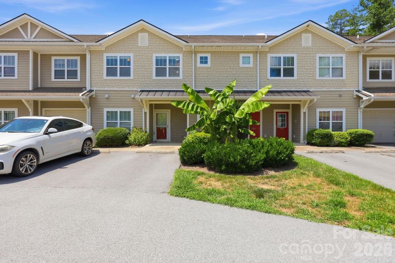 123 Foxden Dr #202, Fletcher, NC 28732