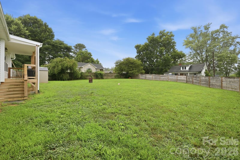 417 Glover St, Hendersonville, NC 28792