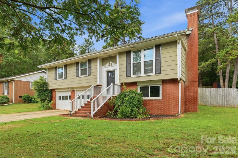 2080 South Point Rd, Belmont, NC 28012