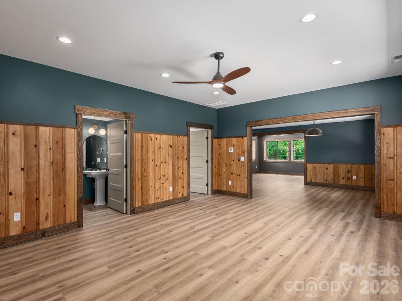 78 Travis St, Clyde, NC 28721