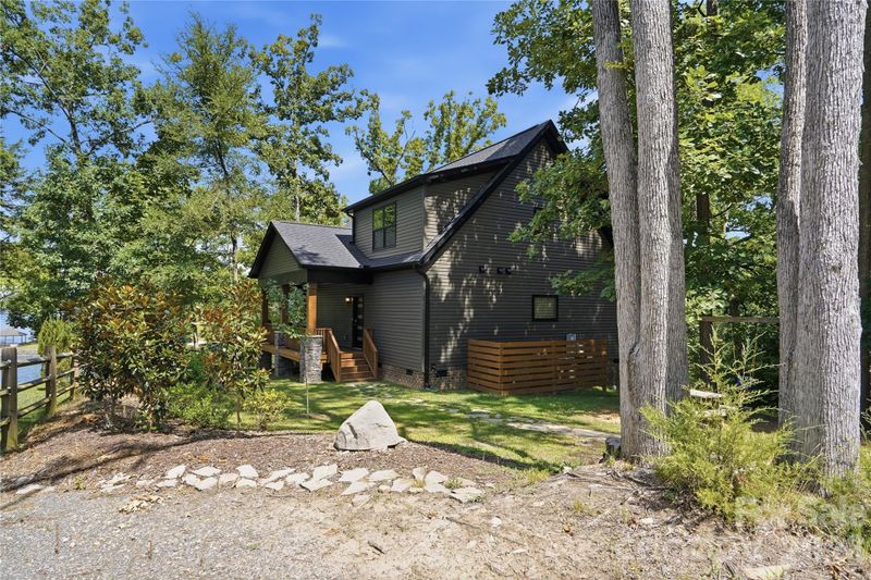 18532 Rosapenny Rd, Charlotte, NC 28278