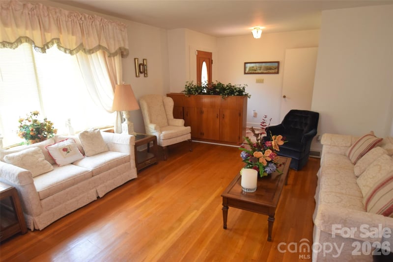 531 Seneca Pl, Charlotte, NC 28210