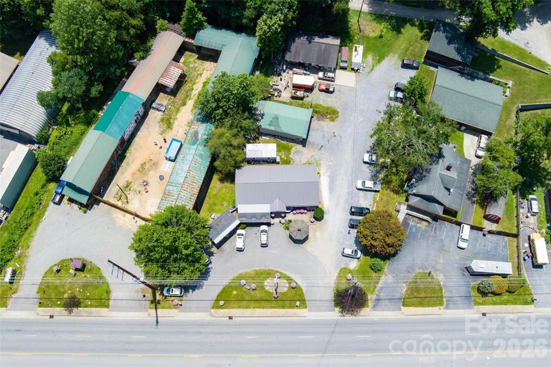 525 Soco Rd, Maggie Valley, NC 28751