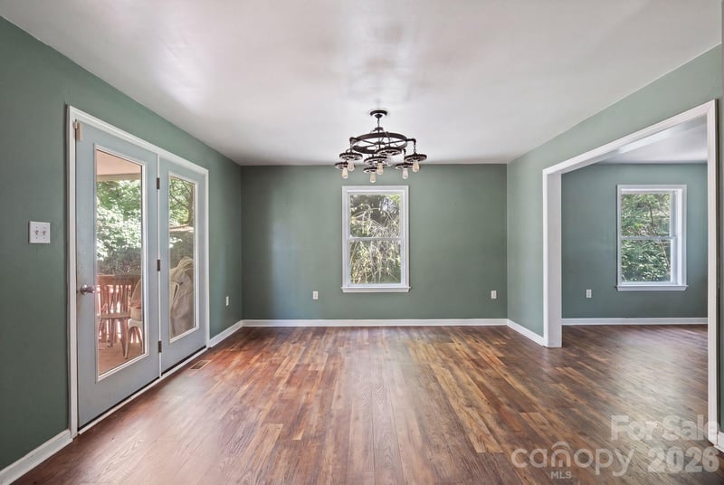 23 Rolling Hill Dr, Asheville, NC 28806