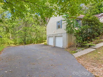 23 Rolling Hills Dr, Asheville, NC 28806