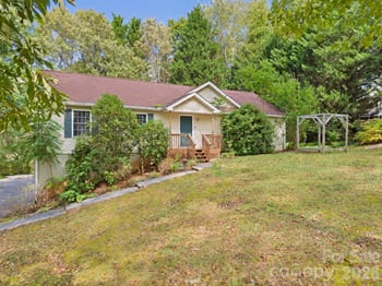 23 Rolling Hills Dr, Asheville, NC 28806