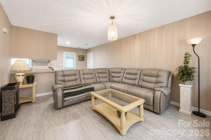 302 W Elm St, Wingate, NC 28174