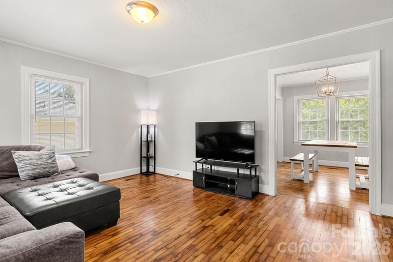 623 E 4th Ave, Gastonia, NC 28054