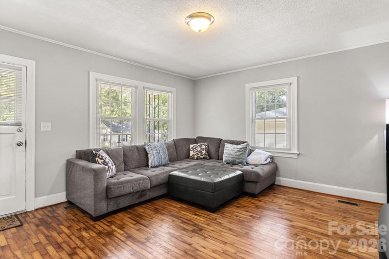 623 E 4th Ave, Gastonia, NC 28054