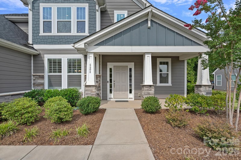 6608 Jepson Ct, Charlotte, NC 28214