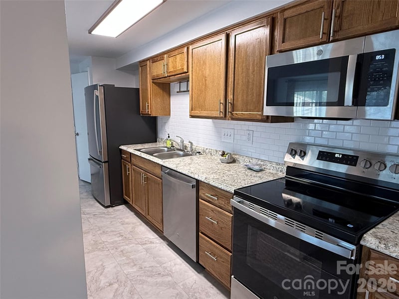 1645 Arlyn Cir #M, Charlotte, NC 28213