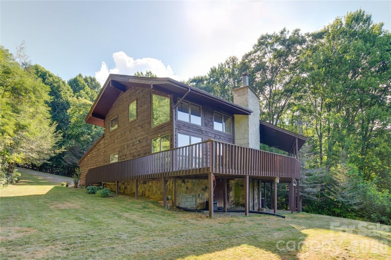 300 Buck Dr, Hot Springs, NC 28743