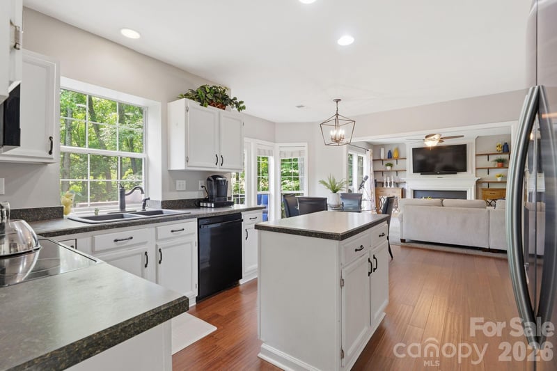 4219 Beauvista Dr, Charlotte, NC 28269