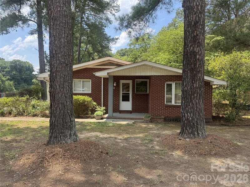 709 Sunset Dr, Salisbury, NC 28147