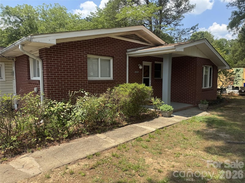 709 Sunset Dr, Salisbury, NC 28147