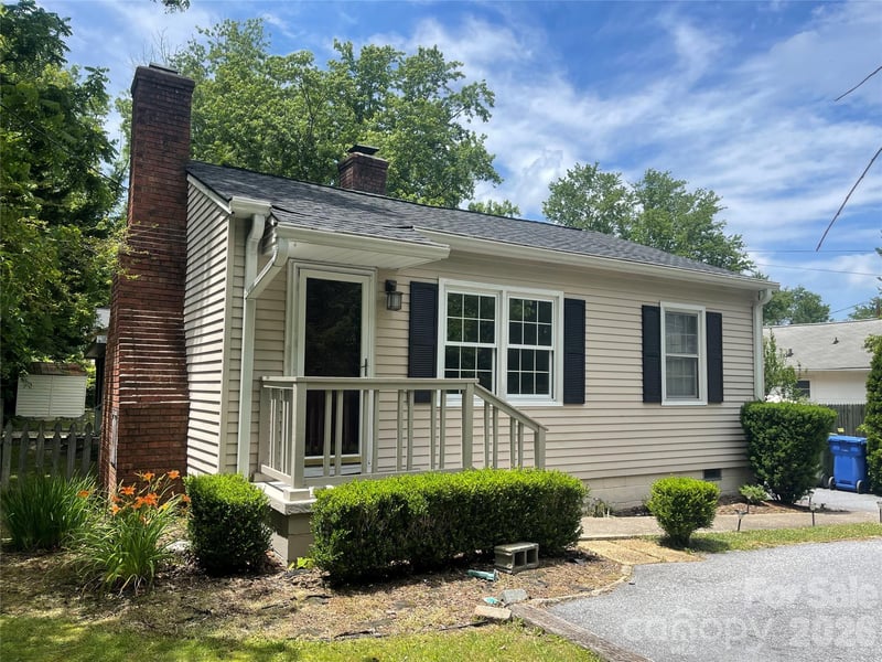 839 Kanuga Rd, Hendersonville, NC 28739