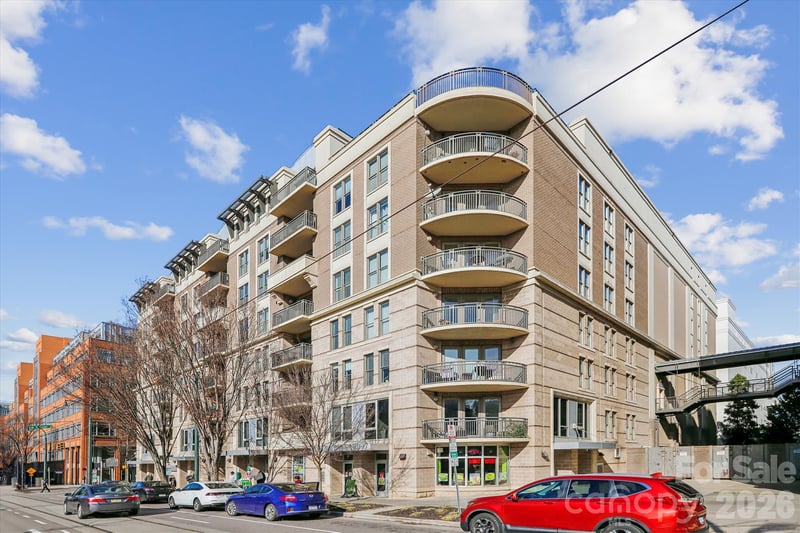 718 W Trade St #302, Charlotte, NC 28202