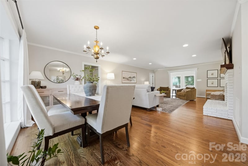 1240 10th Street Ln NW, Hickory, NC 28601