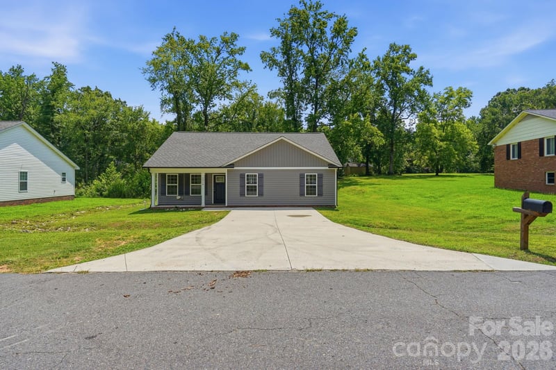 1514 Jamaica Rd, Kannapolis, NC 28083