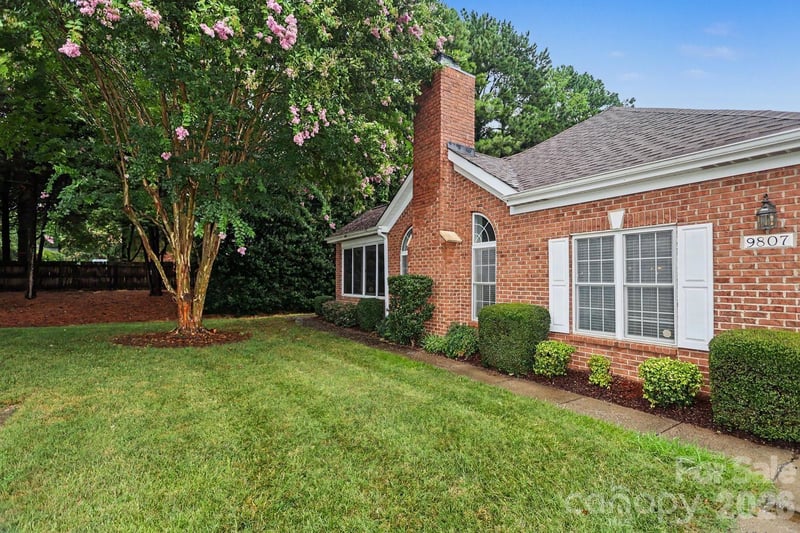 9807 Whispering Willow Ct, Charlotte, NC 28210
