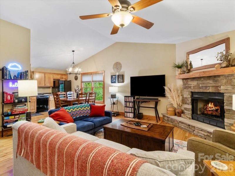 67 Hawks Ldg, Burnsville, NC 28714
