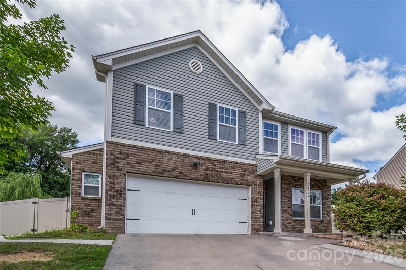 2134 Gillette Dr, Clover, SC 29710