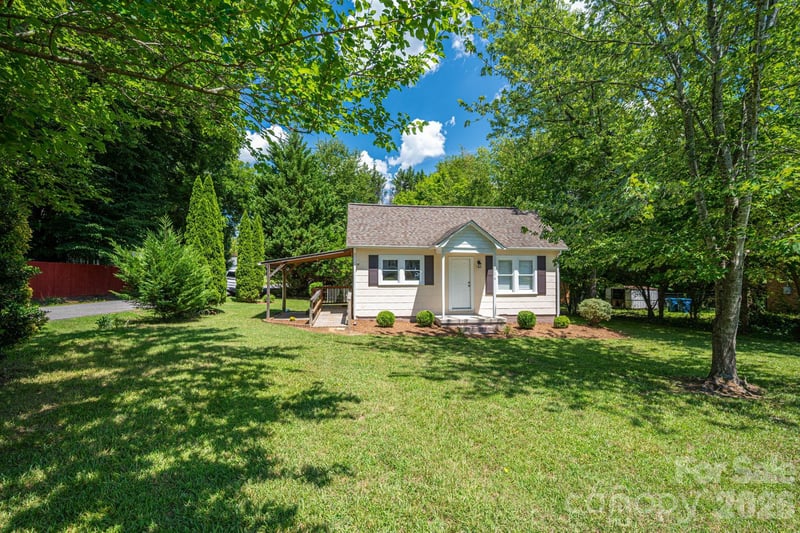 214 23rd St NW, Hickory, NC 28601