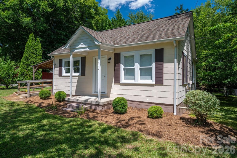 214 23rd St NW, Hickory, NC 28601