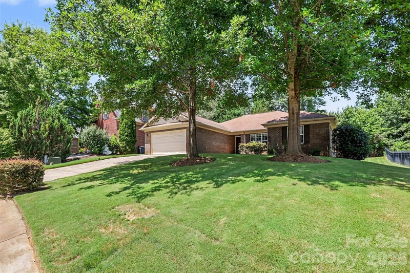 207 Edenshire Ct, Indian Trail, NC 28079