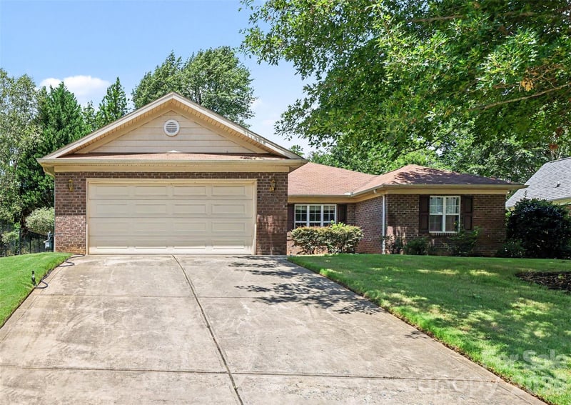 207 Edenshire Ct, Indian Trail, NC 28079