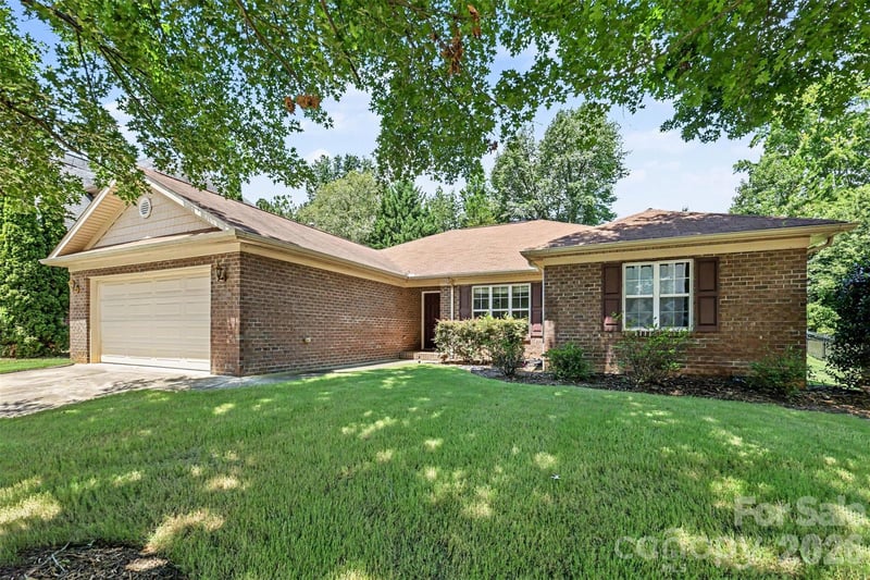 207 Edenshire Ct, Indian Trail, NC 28079