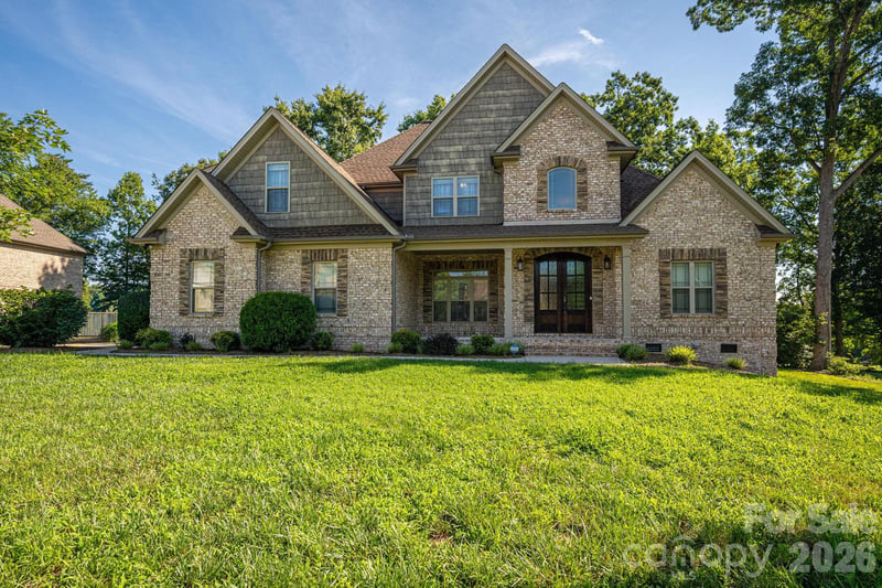 708 Players Ridge Rd, Hickory, NC 28601