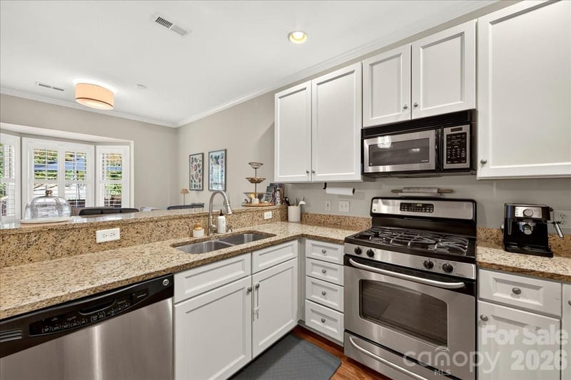 4632 Dabney Vigor Dr, Charlotte, NC 28209