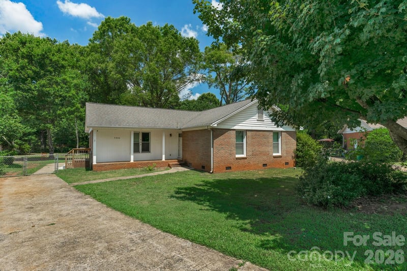 9800 Ordway Ct, Charlotte, NC 28270
