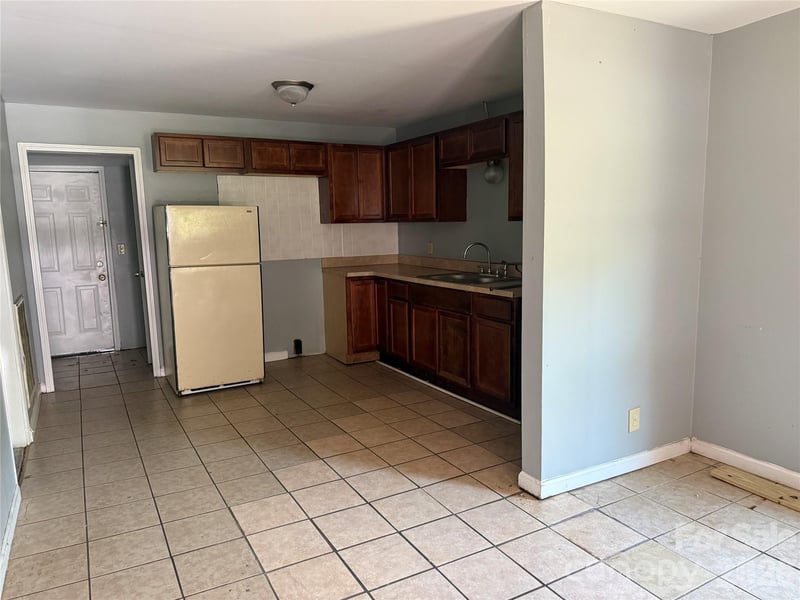 706 N Logan St, Gastonia, NC 28052