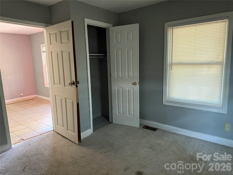 706 N Logan St, Gastonia, NC 28052