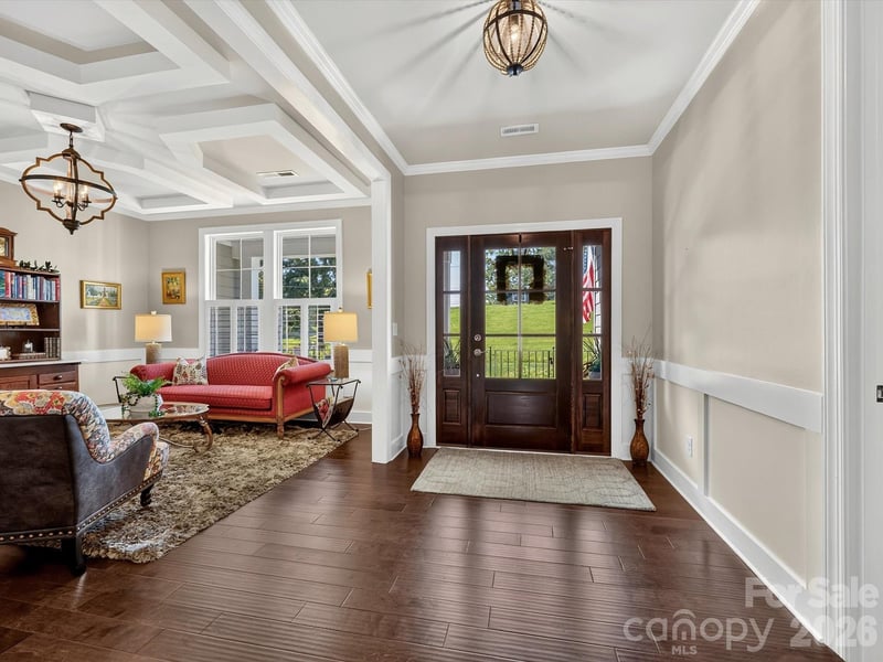 804 Sardis Ln, Charlotte, NC 28270