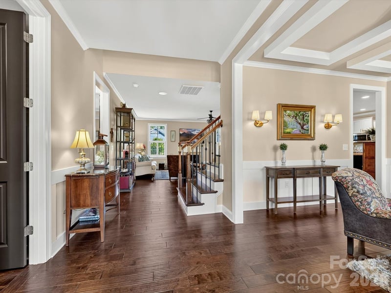 804 Sardis Ln, Charlotte, NC 28270