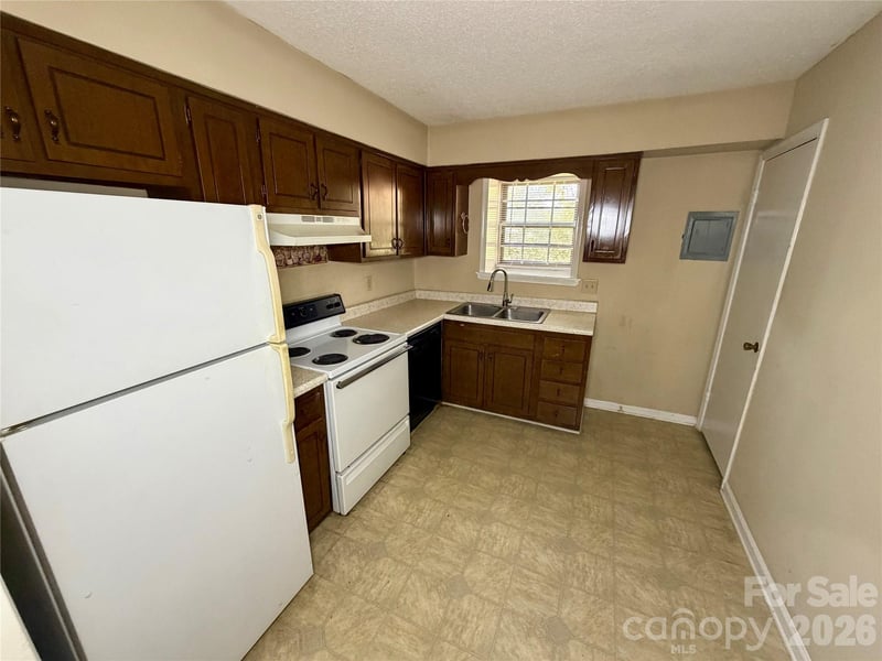 5805 Hunting Ridge Ln #J, Charlotte, NC 28212
