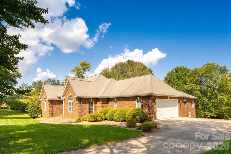 3808 Falling Creek Rd NE, Hickory, NC 28601