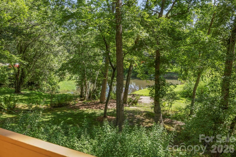 200 Newman Dr, Hendersonville, NC 28792