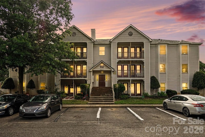 6165 Meadow Rose Ln, Charlotte, NC 28215