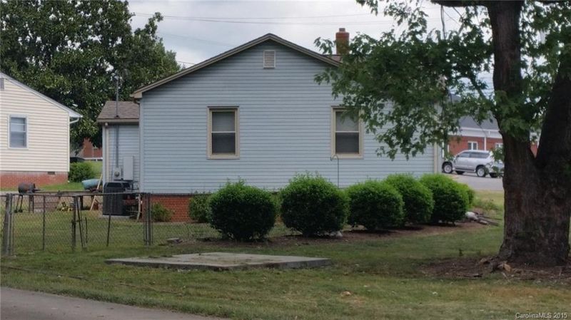 813 Laurel Ln, Gastonia, NC 28054