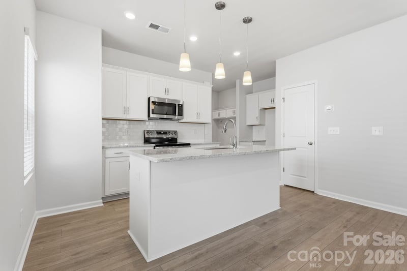 4618 Lakeview Rd, Charlotte, NC 28216
