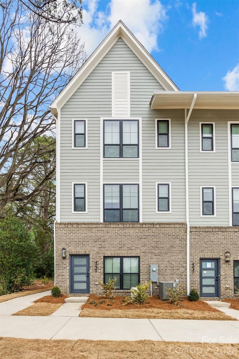 4039 S Tryon St, Charlotte, NC 28217