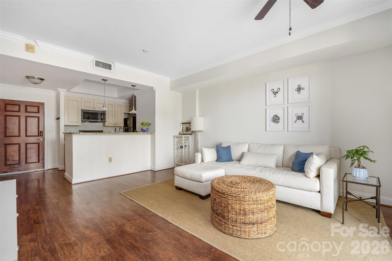 300 W 5th St #419, Charlotte, NC 28202
