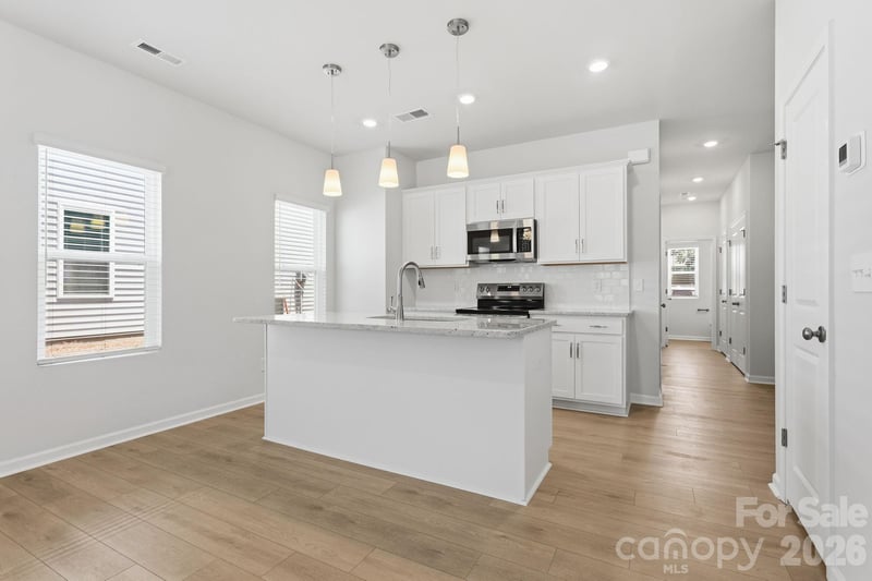 4624 Lakeview Rd, Charlotte, NC 28216